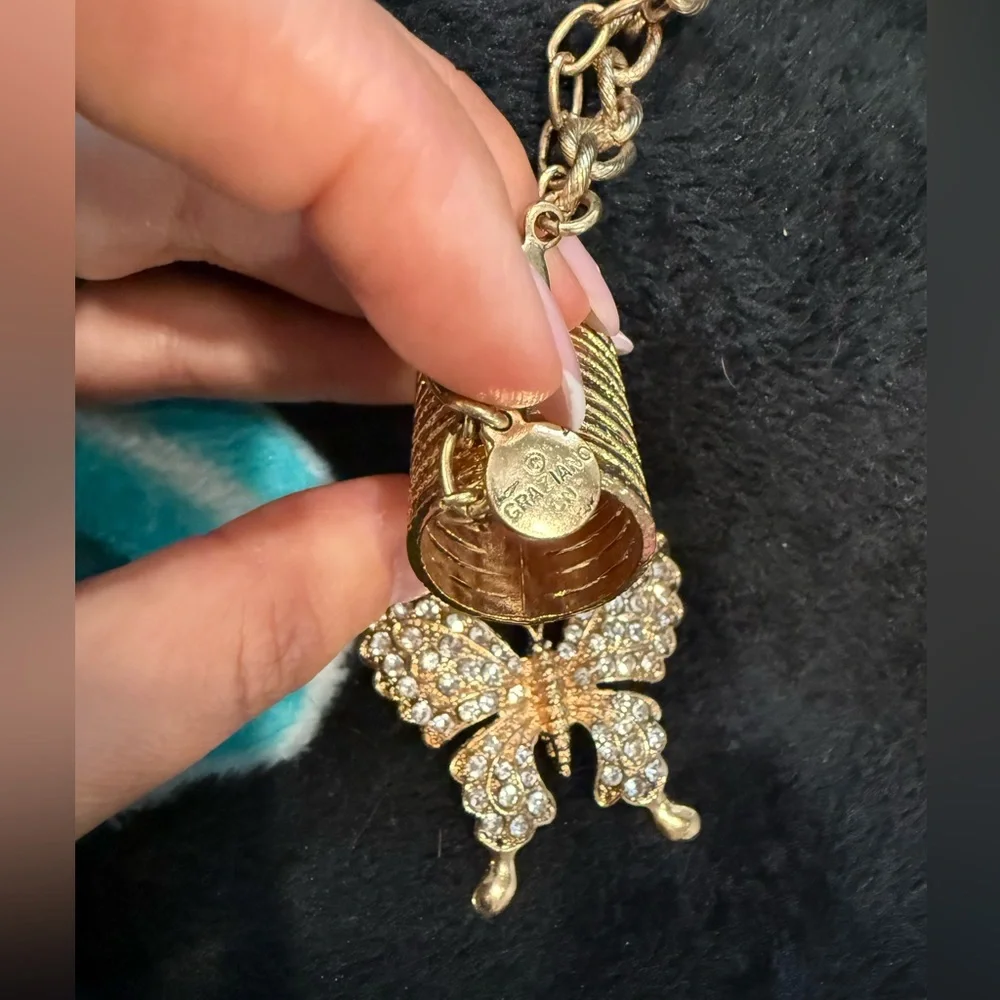 Butterfly necklace‎ EUC